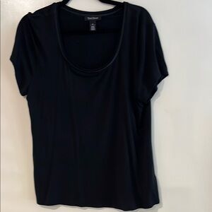 White House Black Market Short Sleeve Scoop Neck Women's Black Top